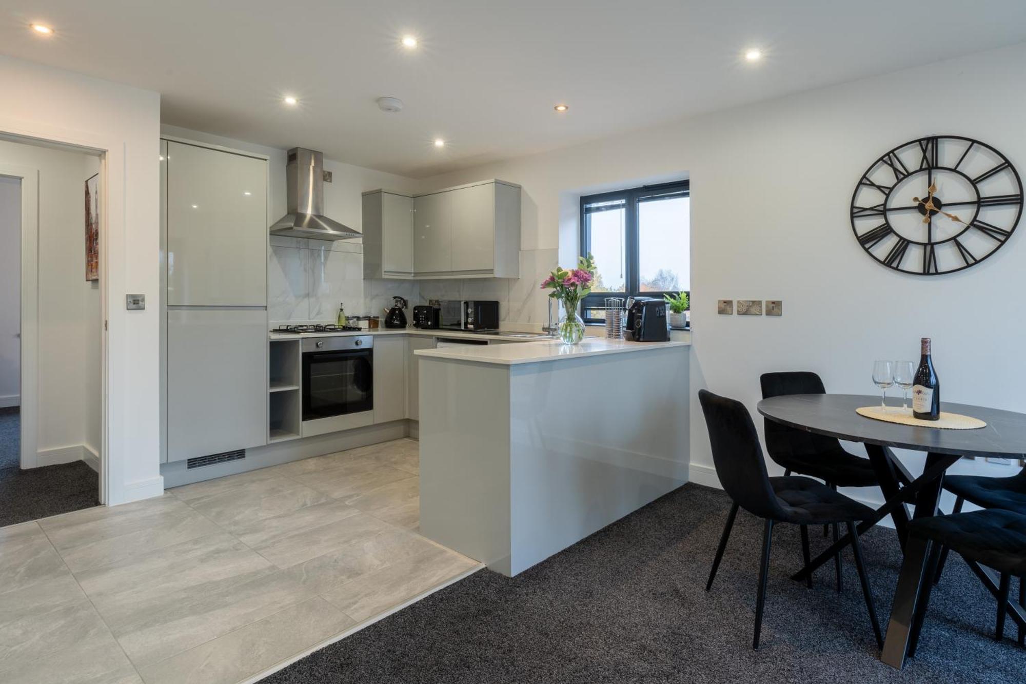 Modern 2-Bed Apartment With Balcony, Close To Oxford City Centre With Free Parking Esterno foto