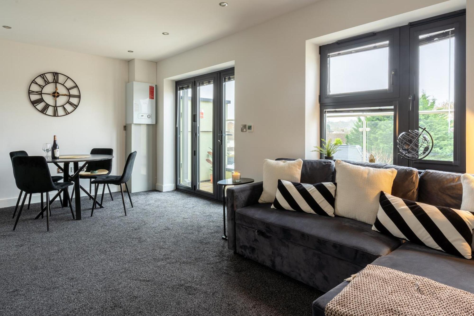 Modern 2-Bed Apartment With Balcony, Close To Oxford City Centre With Free Parking Esterno foto