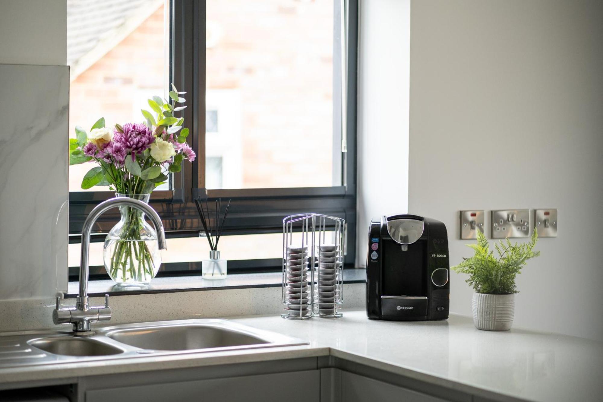 Modern 2-Bed Apartment With Balcony, Close To Oxford City Centre With Free Parking Esterno foto