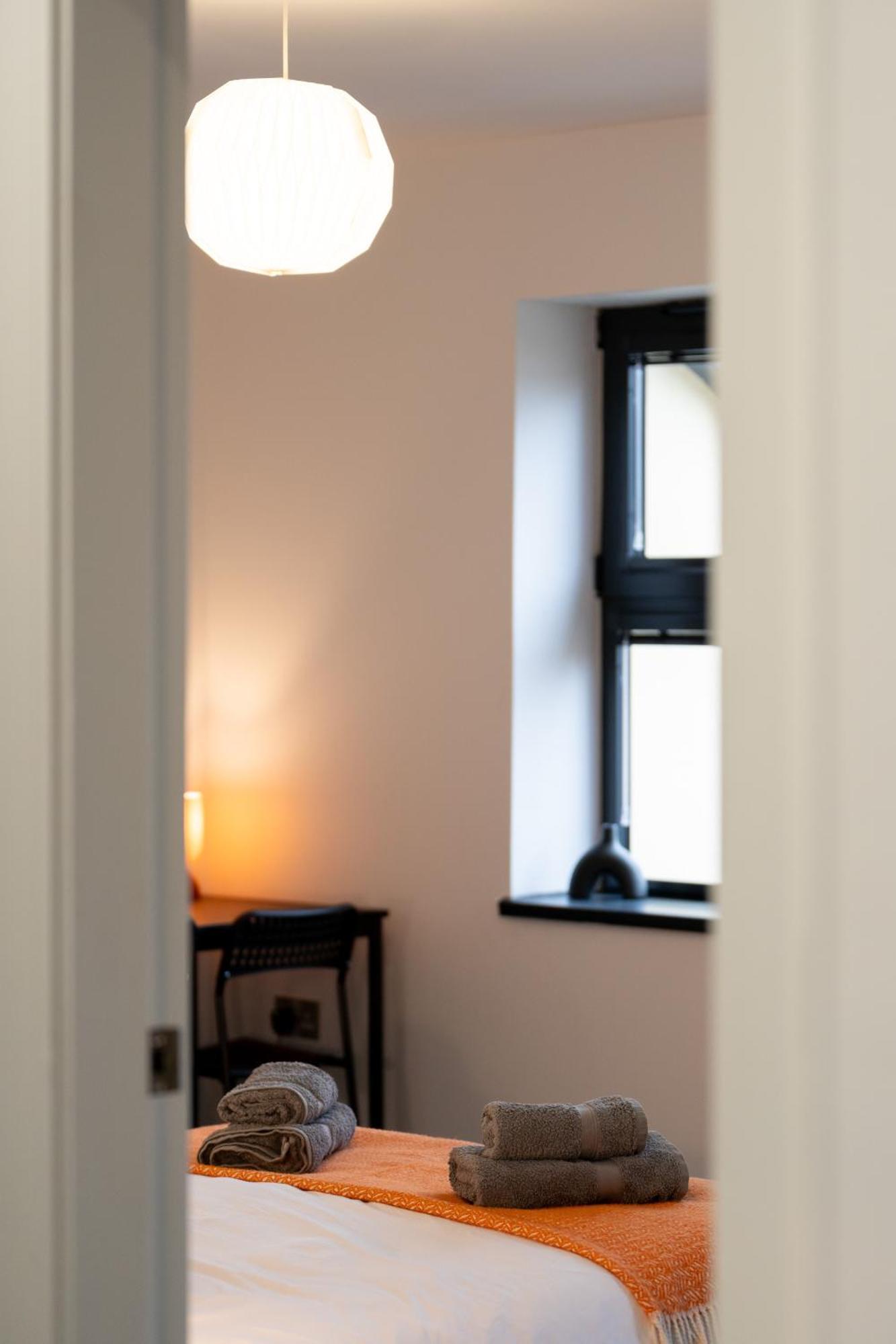Modern 2-Bed Apartment With Balcony, Close To Oxford City Centre With Free Parking Esterno foto